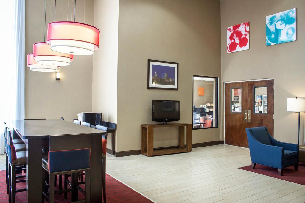 Comfort Inn & Suites Fuquay Varina Extérieur photo